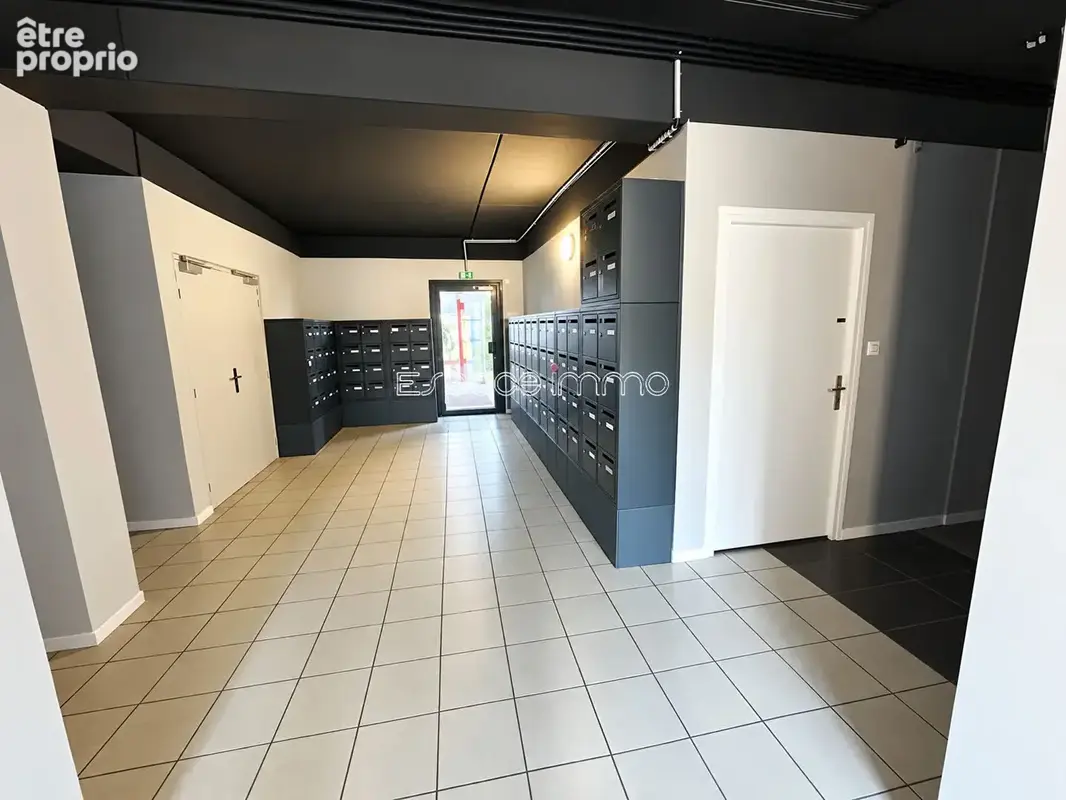 Investisseurs - immeuble de 77 logements - t1 avec parking - ascenseur - investisseur - 2070 m² - photo 2
