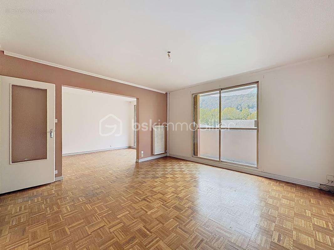 Appartement à FONTAINE