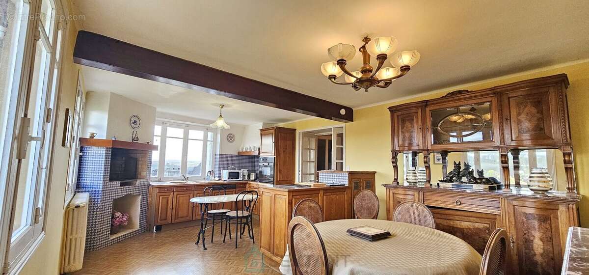 Rare à Domme  Maison de caractère avec 2 appartements, jardin, cave et grand garage - photo 14