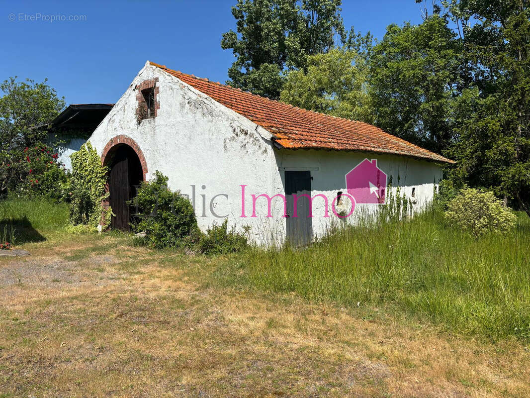 Maison à LE PERRIER
