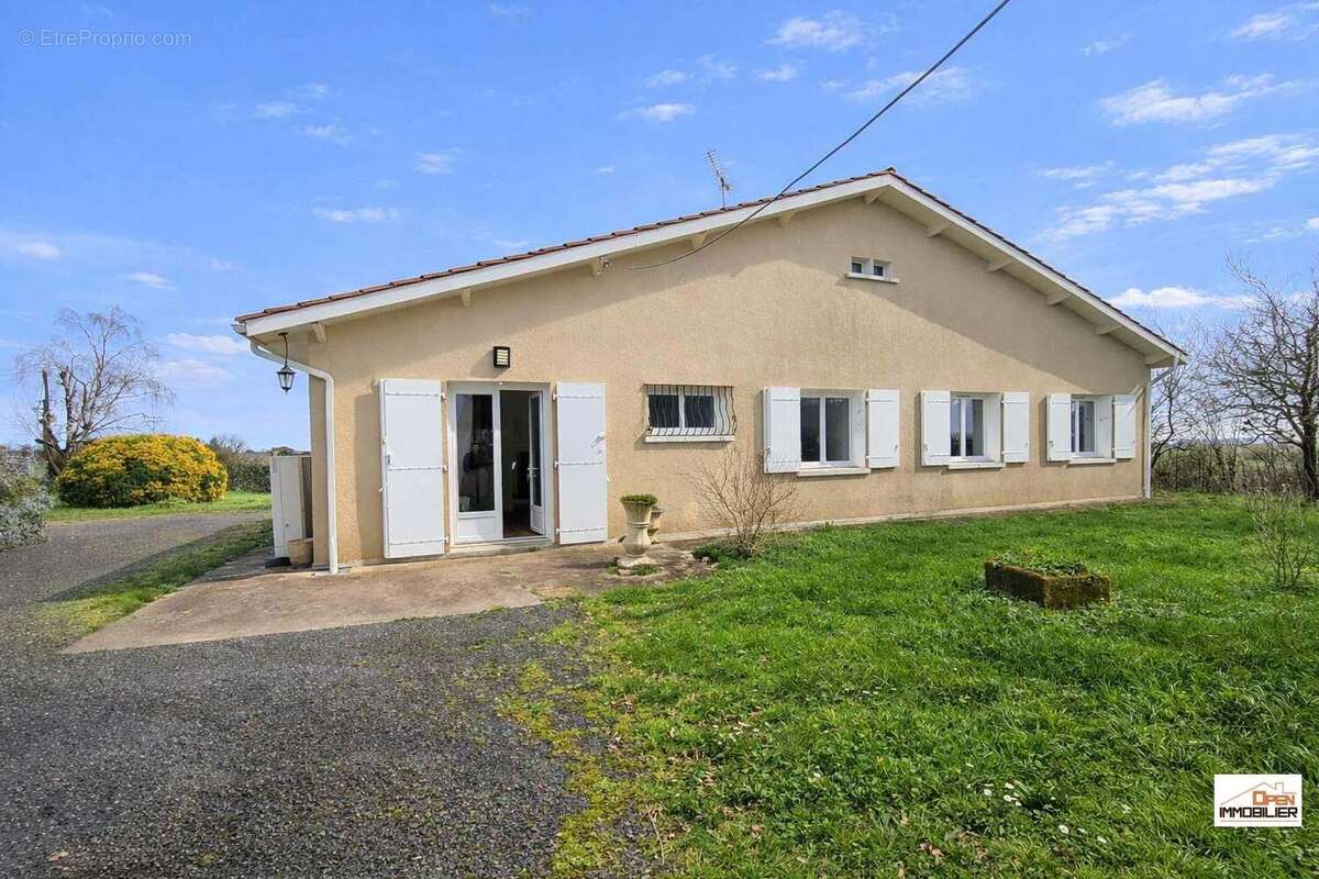 Appartement à HIERSAC