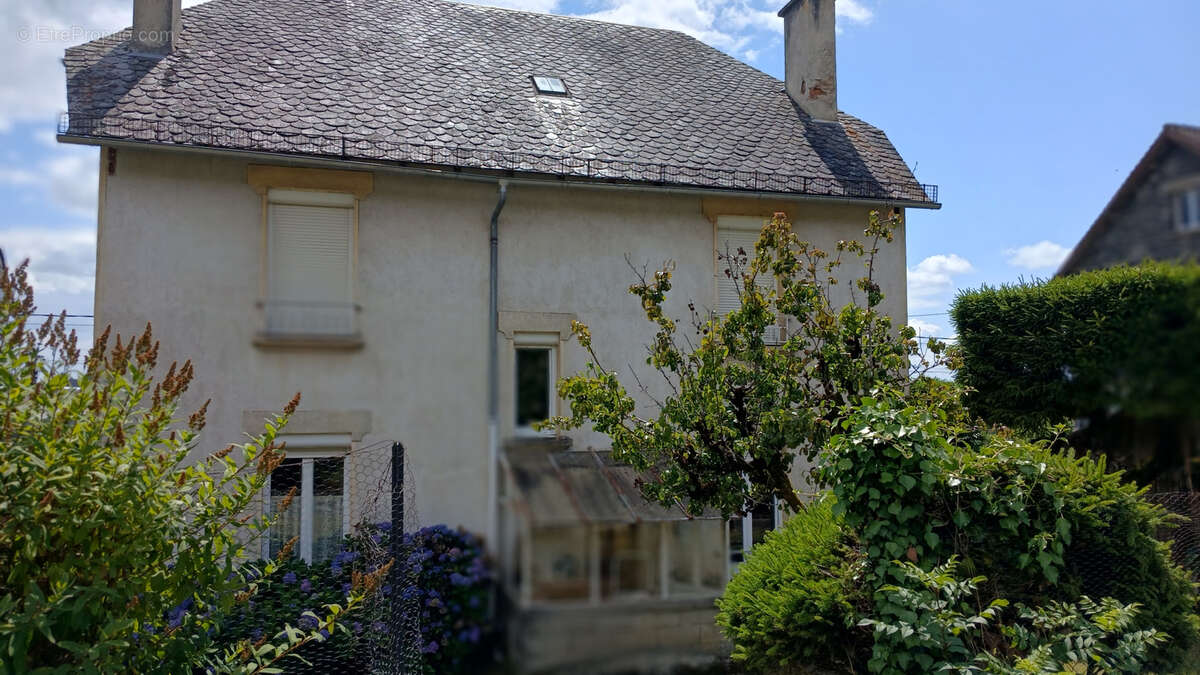 Maison à MAURIAC