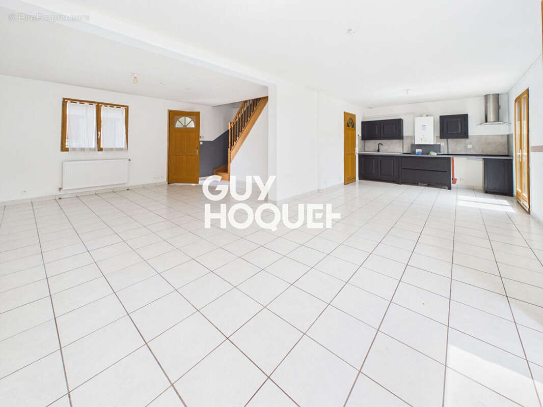 Maison Grand Couronne 5 pièce(s) 106 m2 - photo 2
