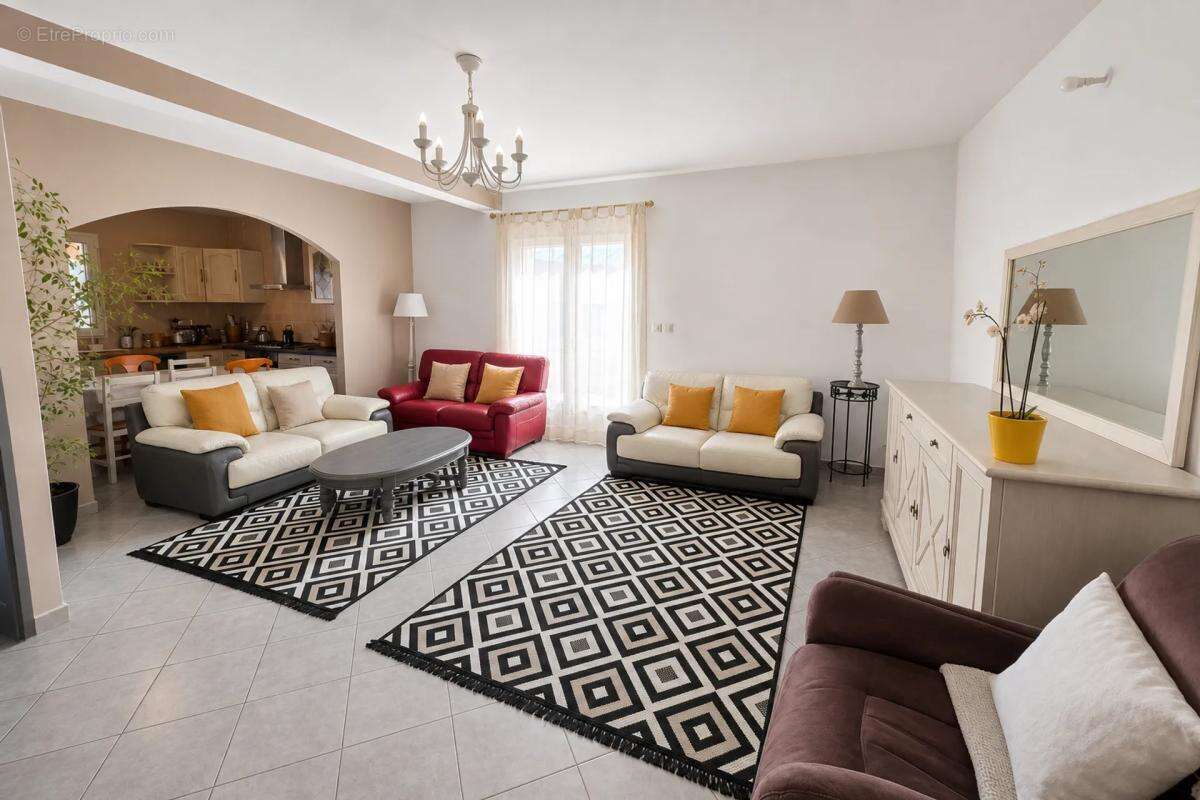 Maison lumineuse de 153 m² avec jardin à Montélimar - photo 3