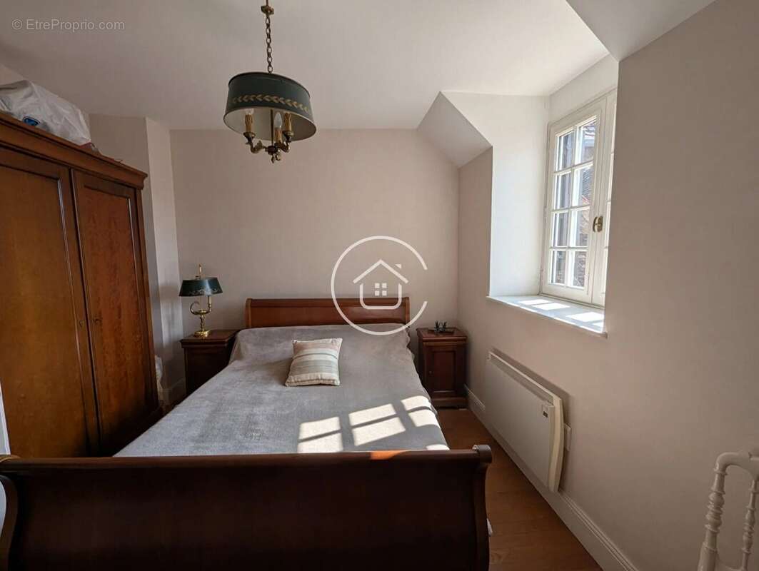 Maison à LA CHAUSSEE-SAINT-VICTOR