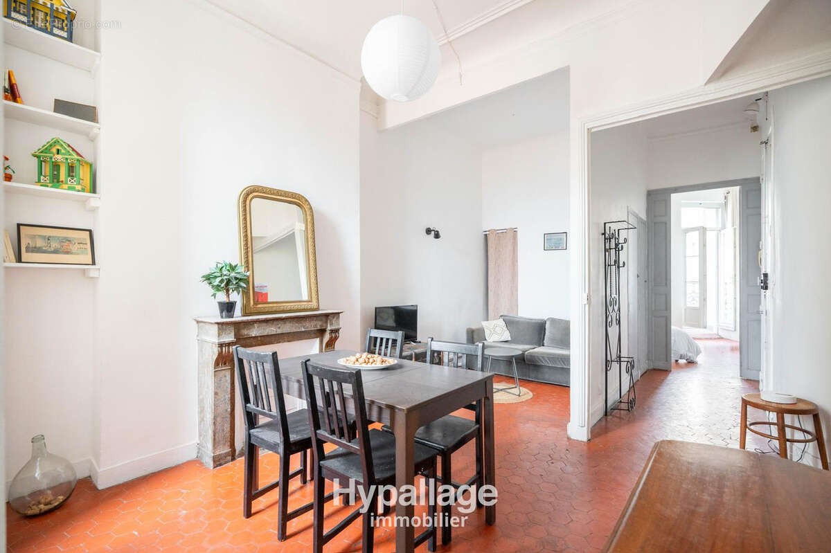 Vend type 3 balcon lumineux cave ancien 13001 Marseille - photo 6