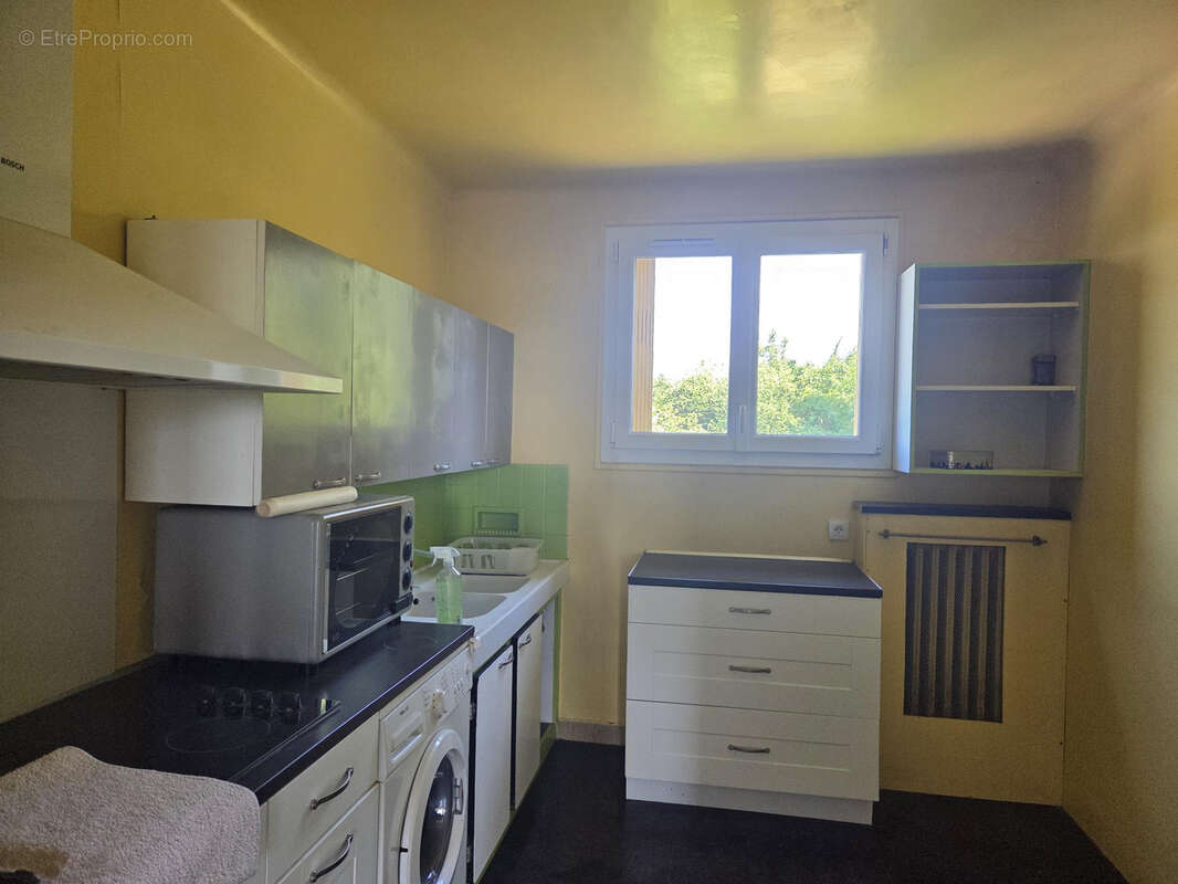 À Vendre : Grand Appartement Traversant de 4 Pièces - photo 3