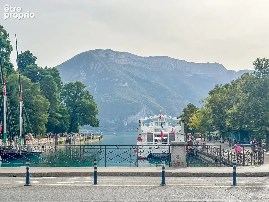 Agence immobiliere laforet - exclusivite - "dahlia" - annecy / hyper centre - appartement t2 de 49,26m² - cave - local a velo - photo 2