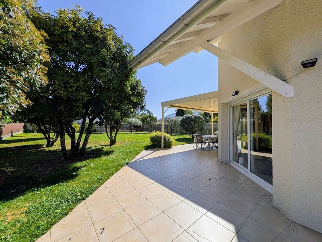 Maison à BRISON-SAINT-INNOCENT