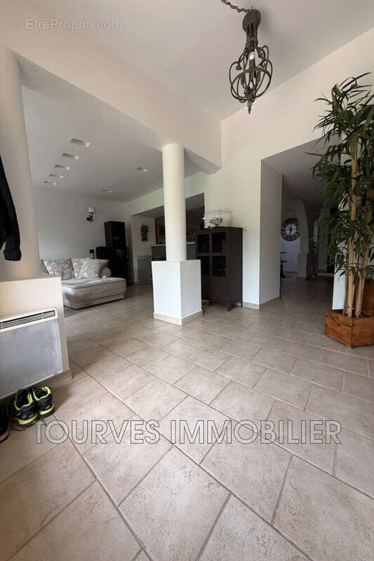 Appartement à TOURVES