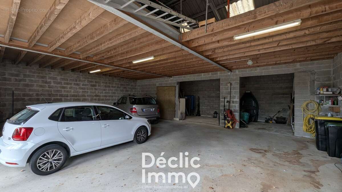 Maison d'exception de 424 m²  Parc arboré  Piscine accessible depuis le salon  Viager occupé  Secteur  Barret - Barbezieux-S - photo 14