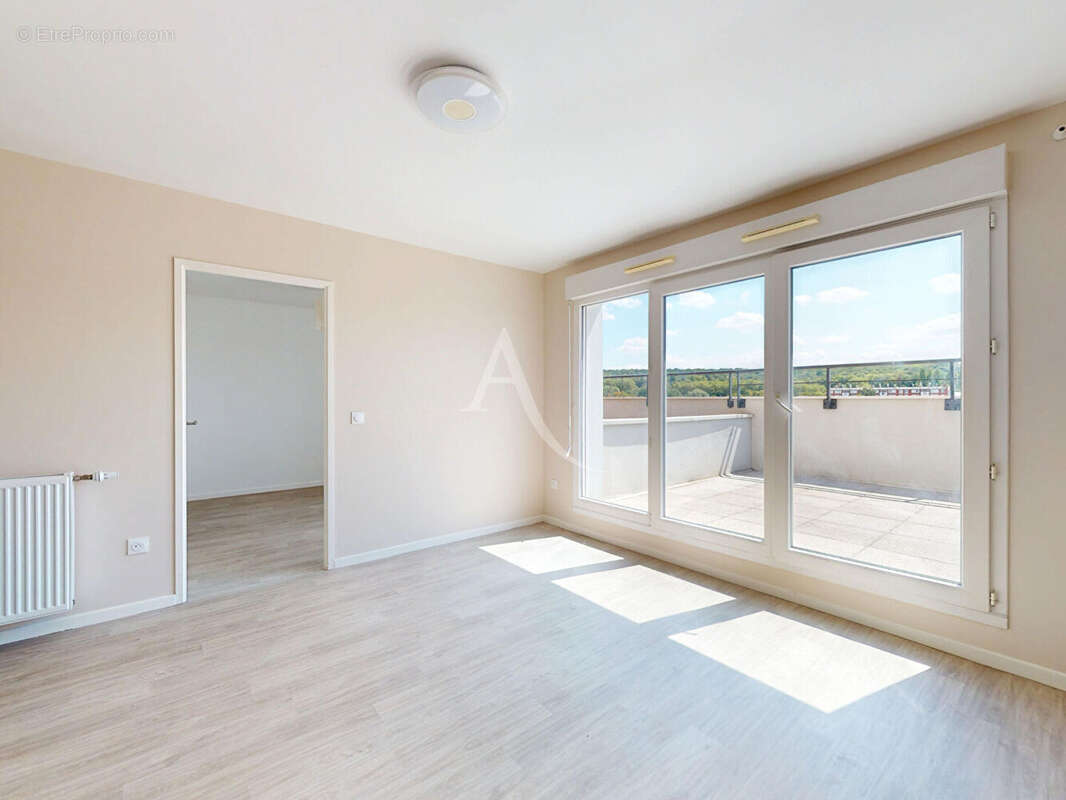 Livry-gargan, penthouse au dernier étage avec terrasse, double stationnement en sous-sol et dpe c - photo 9