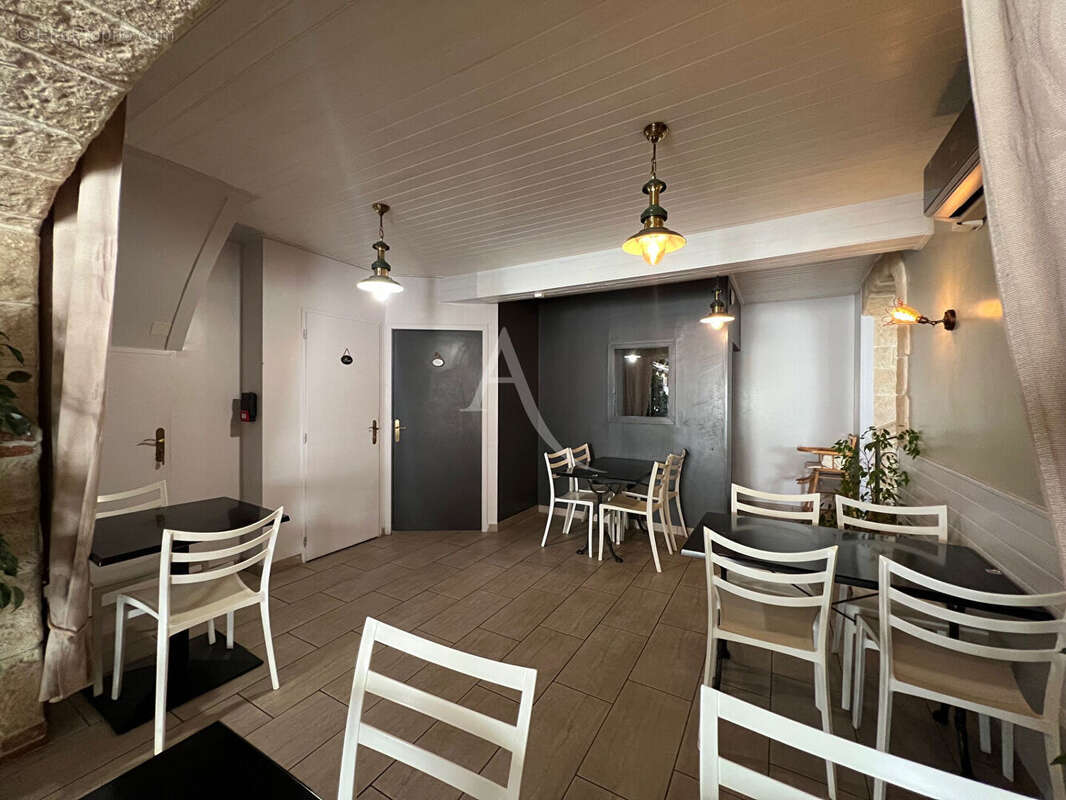 Commerce à LONGEVILLE-SUR-MER