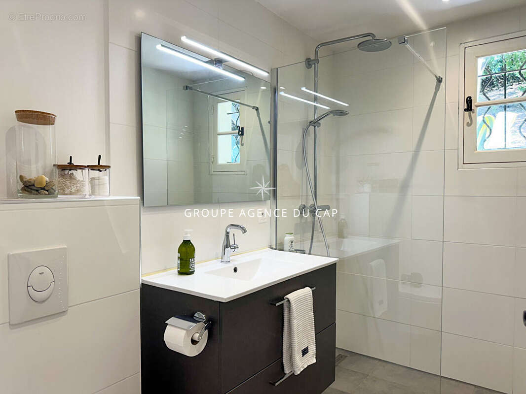 Maison à LES ISSAMBRES