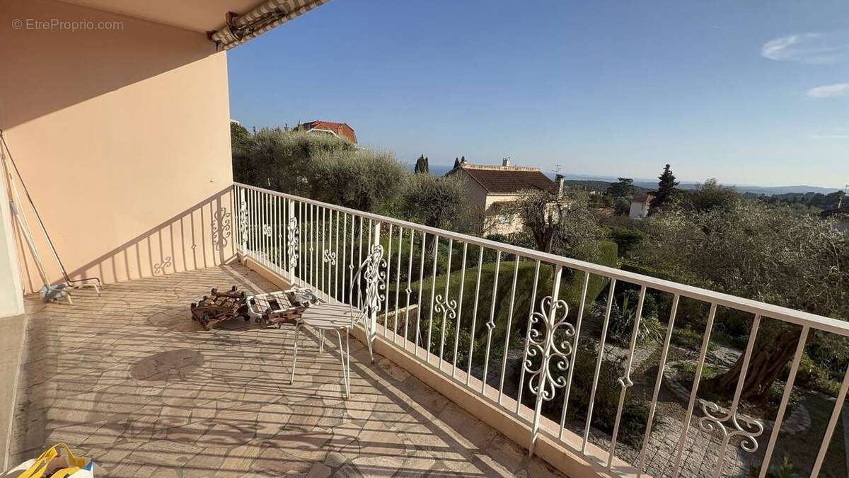 Appartement à VENCE