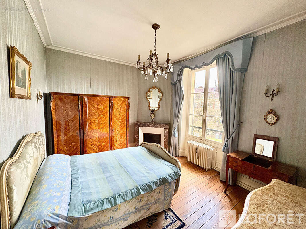 Fontainebleau rue Pasteur. Maison de famille jardin parkings - photo 9