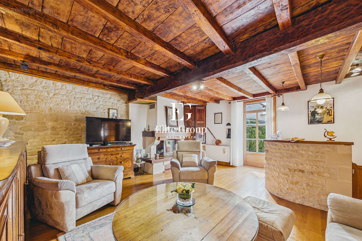 Maison à GENAC