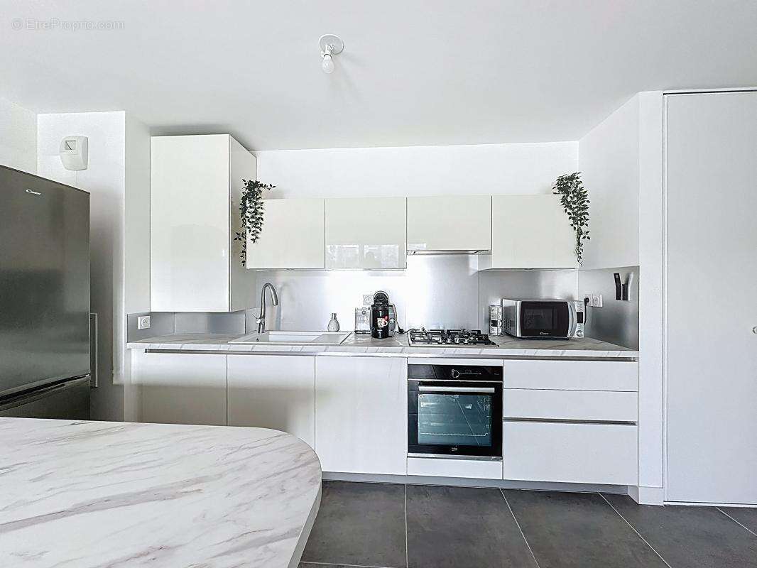 Appartement à PIERRE-BENITE