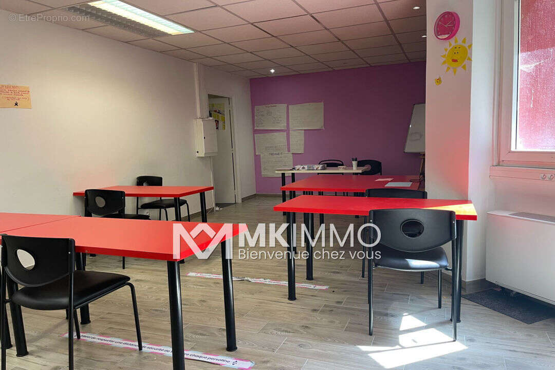 Commerce à VALBONNE