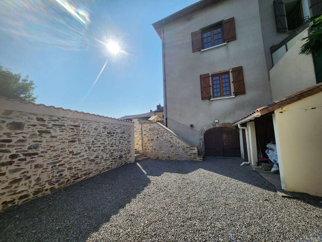 Maison à AIXE-SUR-VIENNE