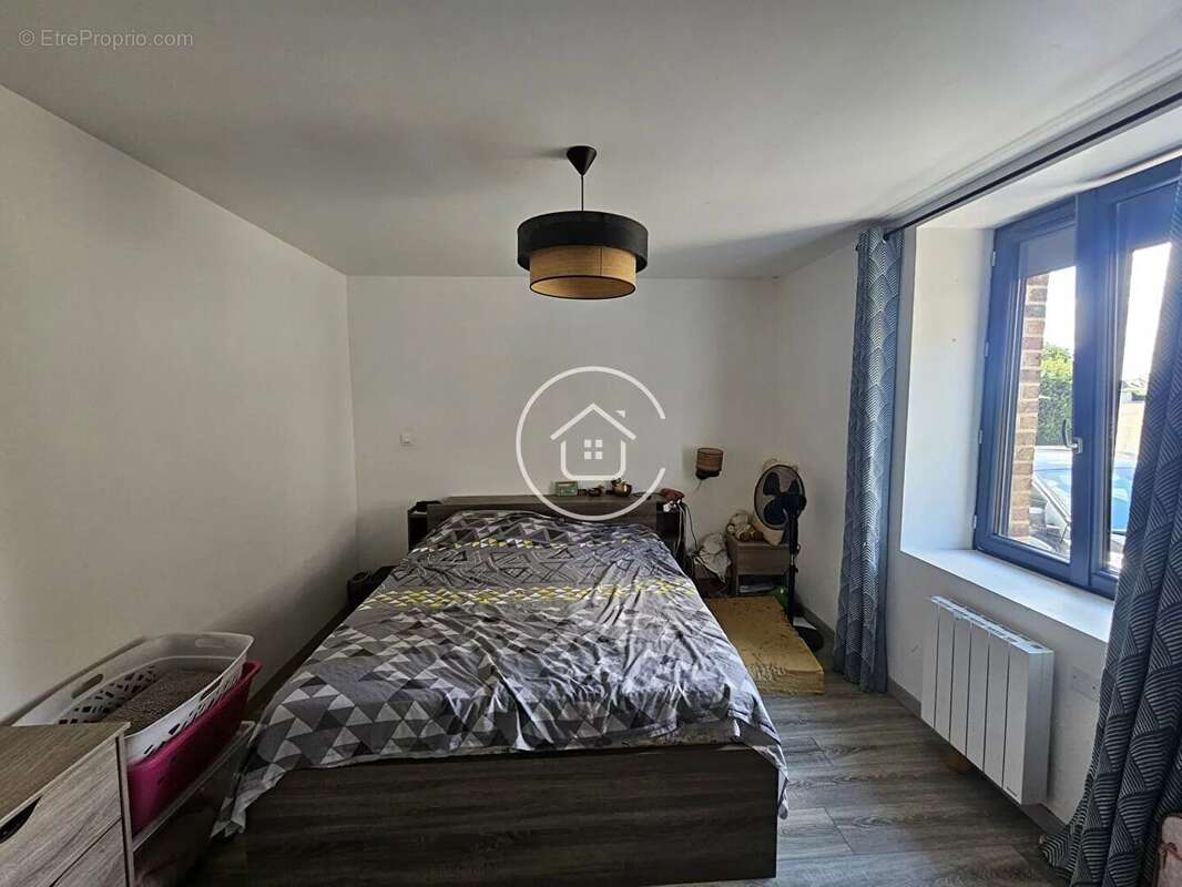 Ancienne propriété rénovée avec dépendances et vaste terrain - photo 15