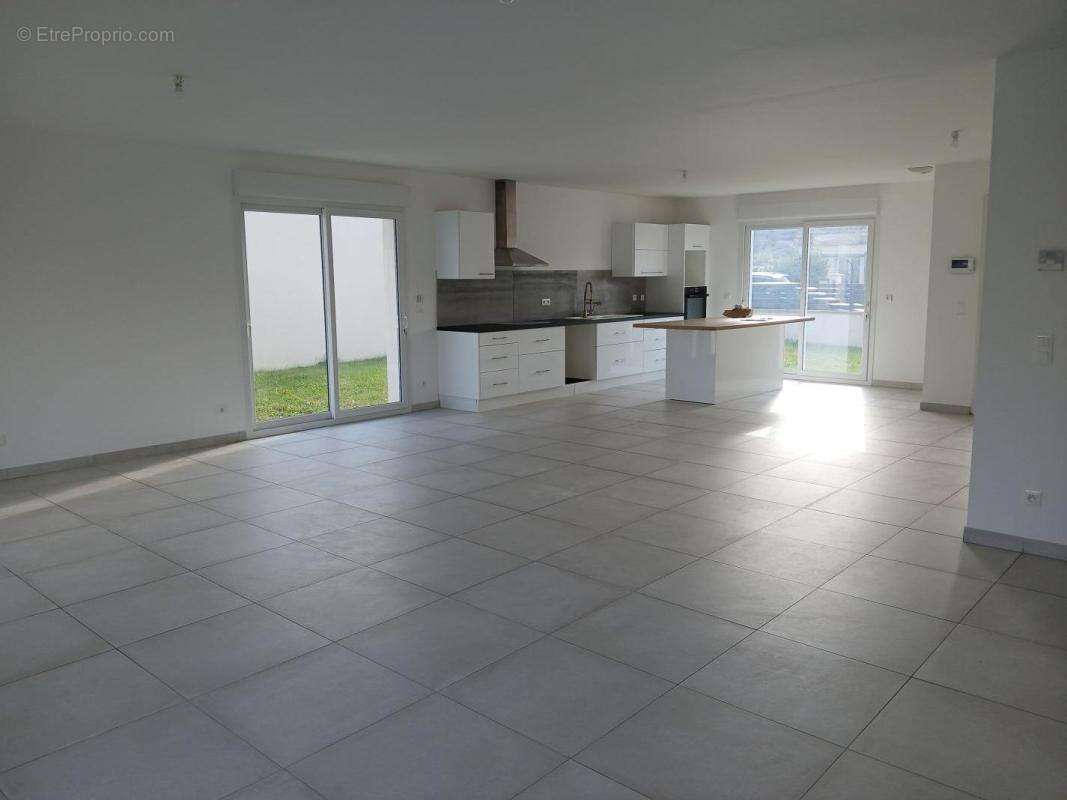 Maison à SAINT-ANDRE-LES-VERGERS