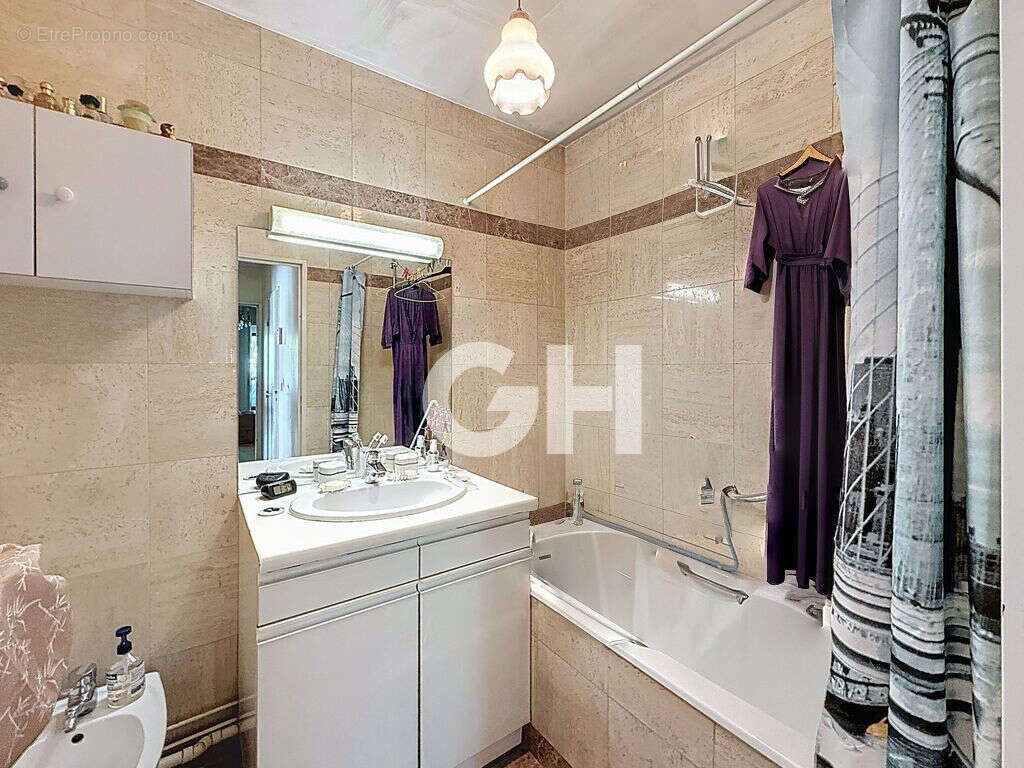 Appartement à PARIS-20E