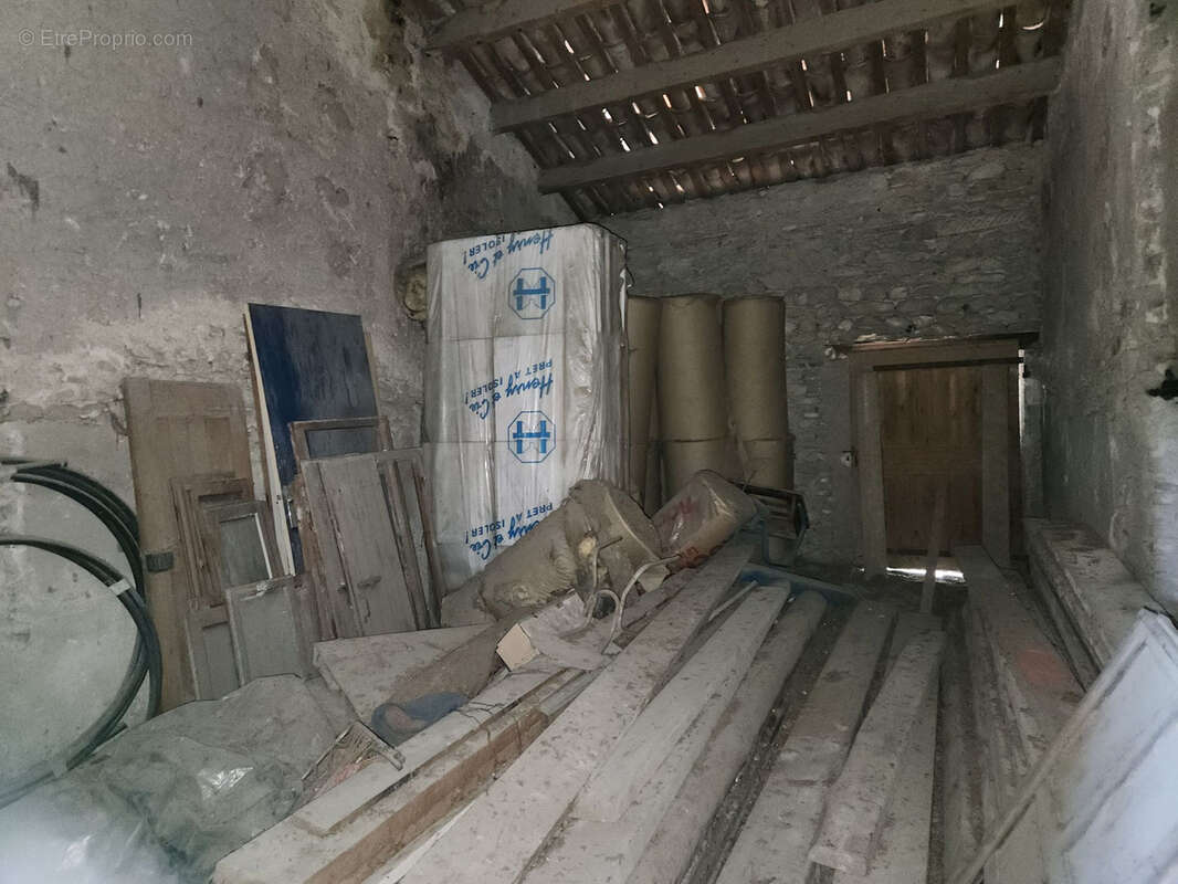 Maison à SAINTE-CECILE-LES-VIGNES