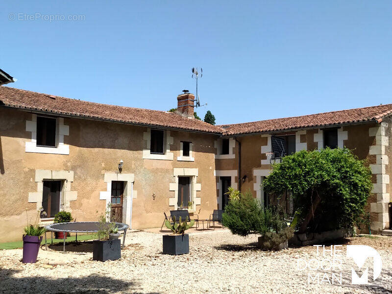 Maison à MONCONTOUR