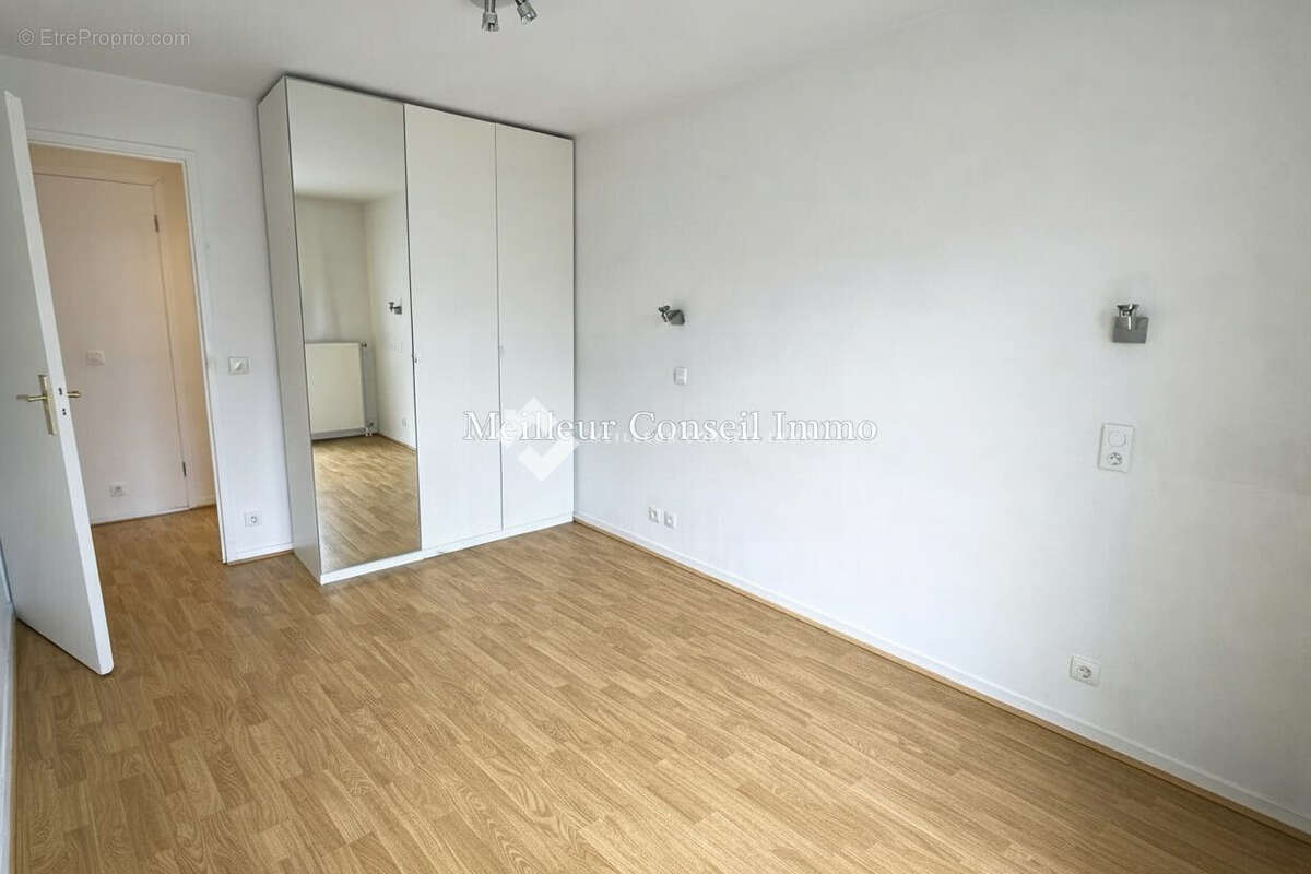 Appartement à LE BLANC-MESNIL