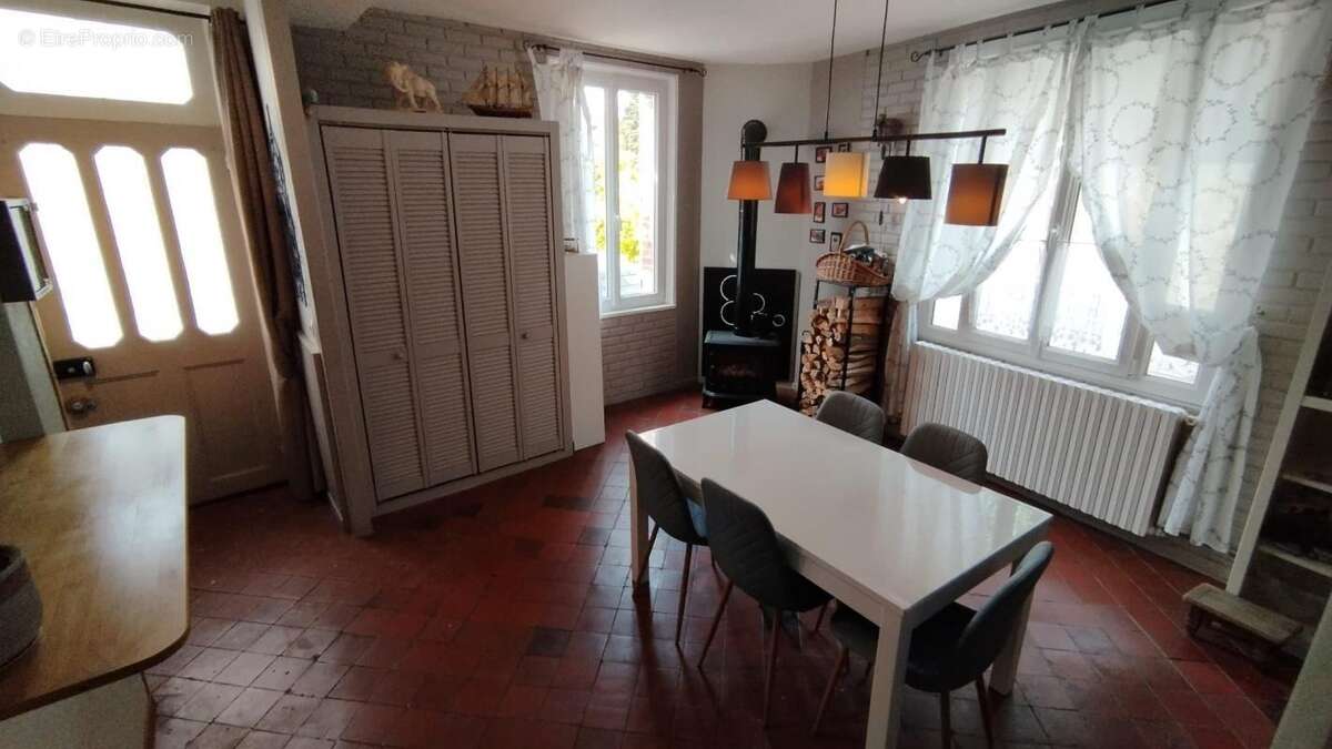 Maison à PUISEUX-LE-HAUBERGER