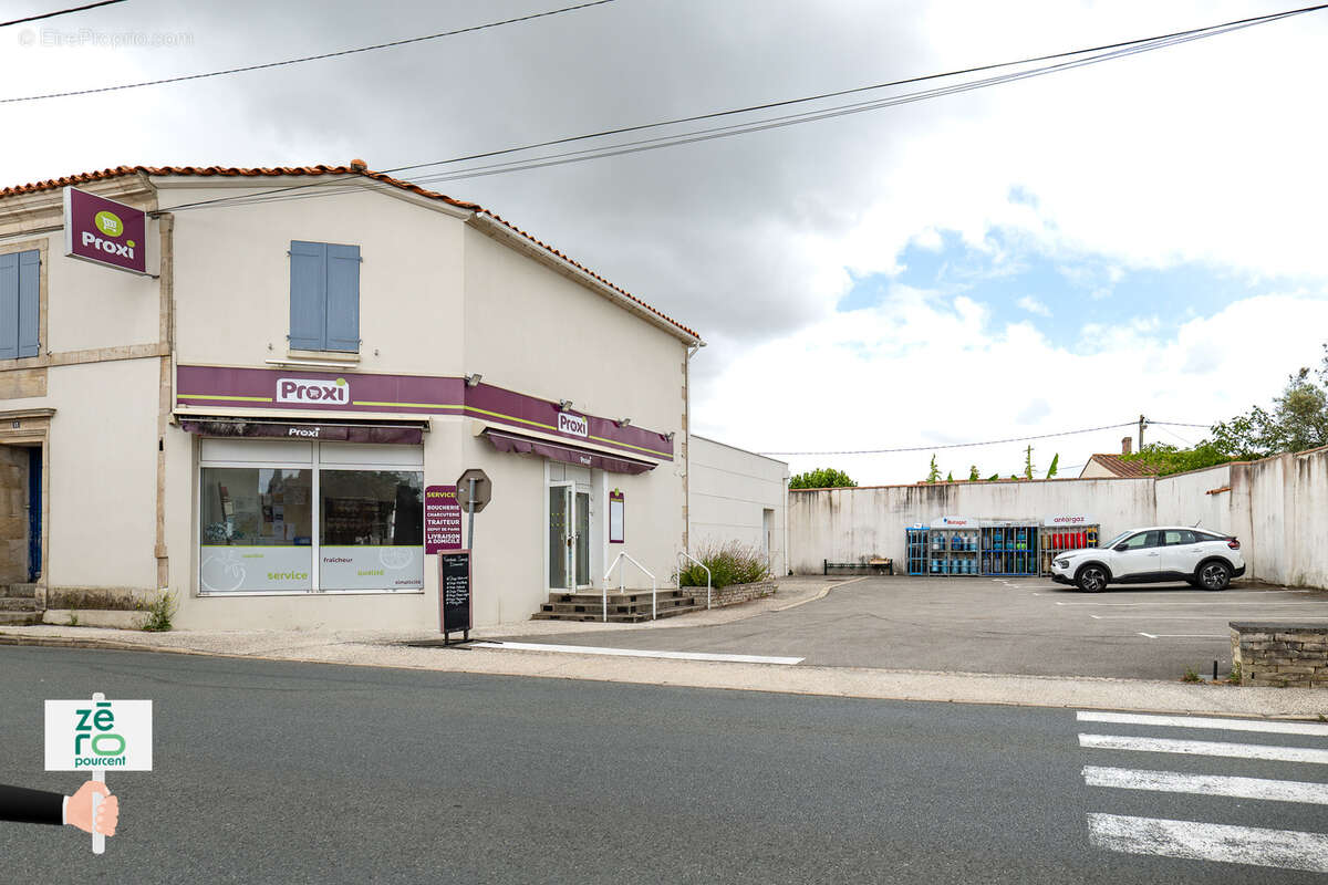 Commerce à TRIAIZE