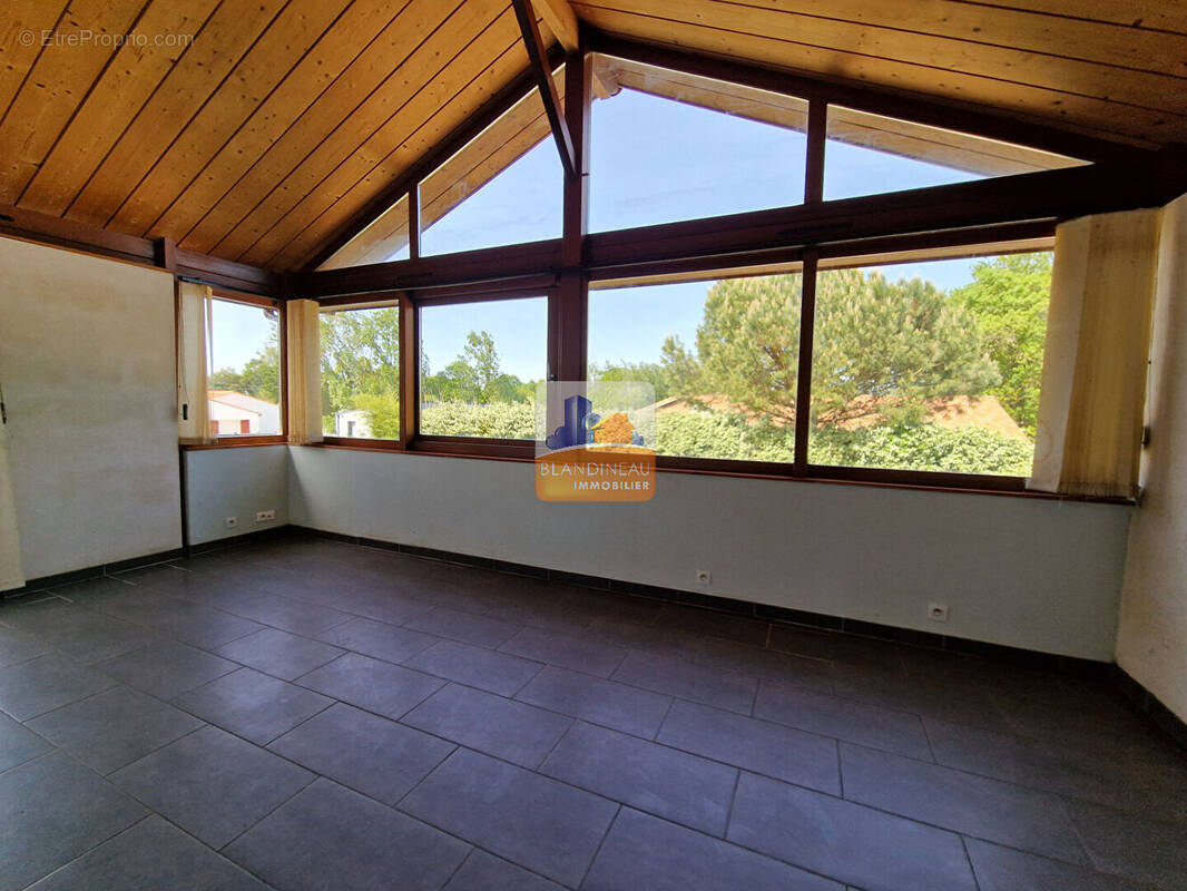 Maison à SAINT-LEGER-LES-VIGNES