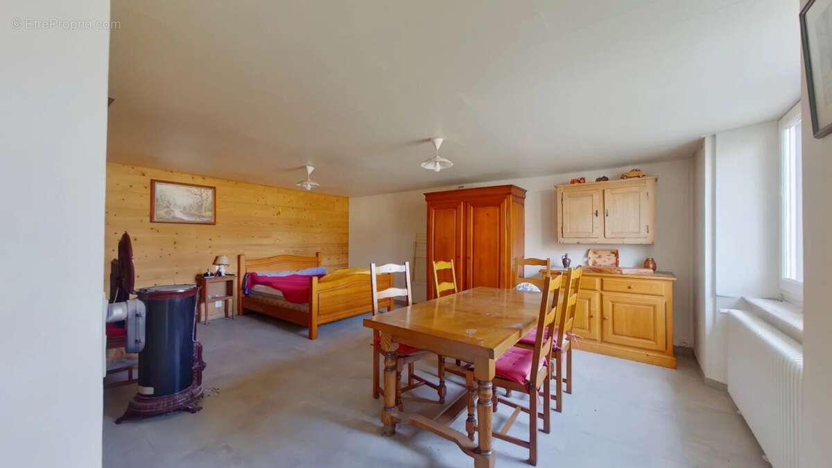 Maison à ESSERVAL-TARTRE