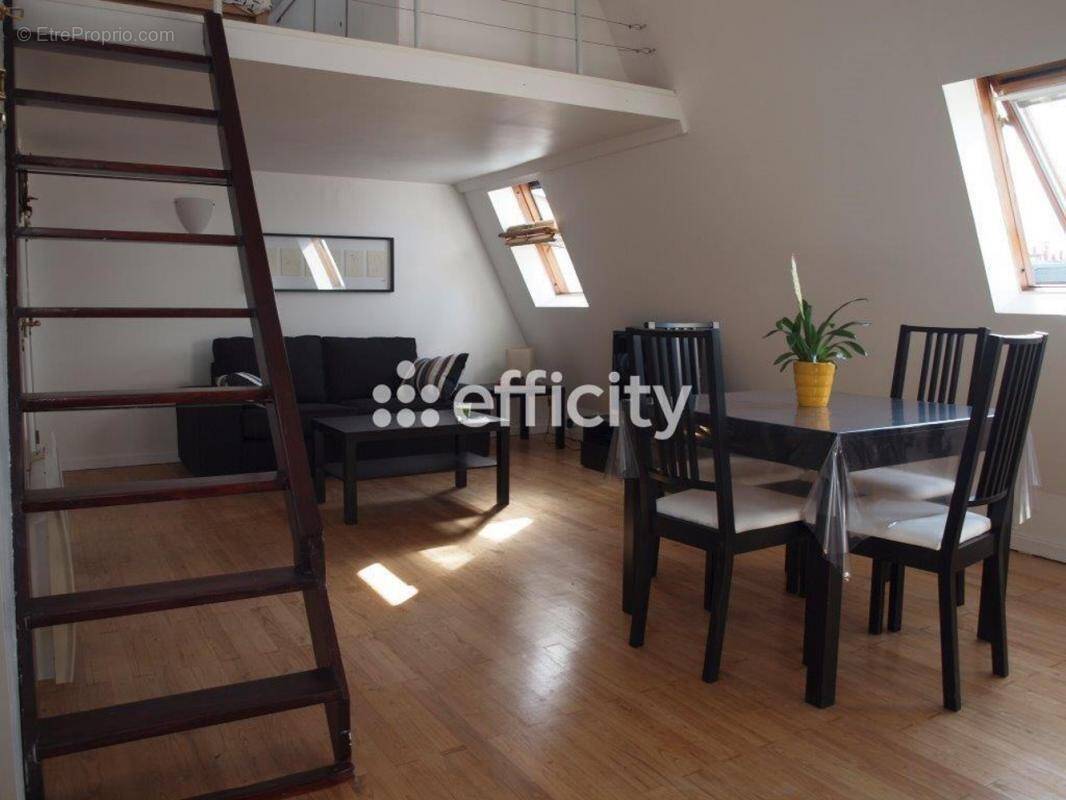 Appartement à PARIS-17E