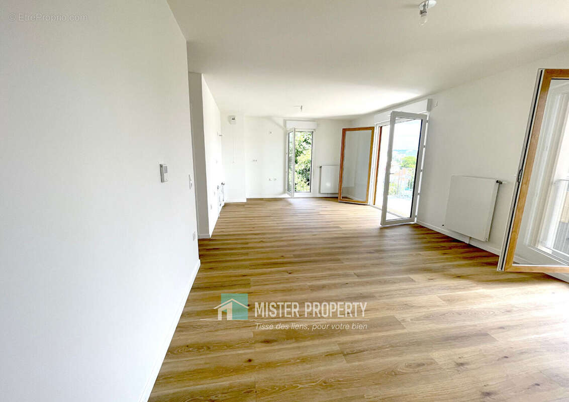 Appartement à SARTROUVILLE