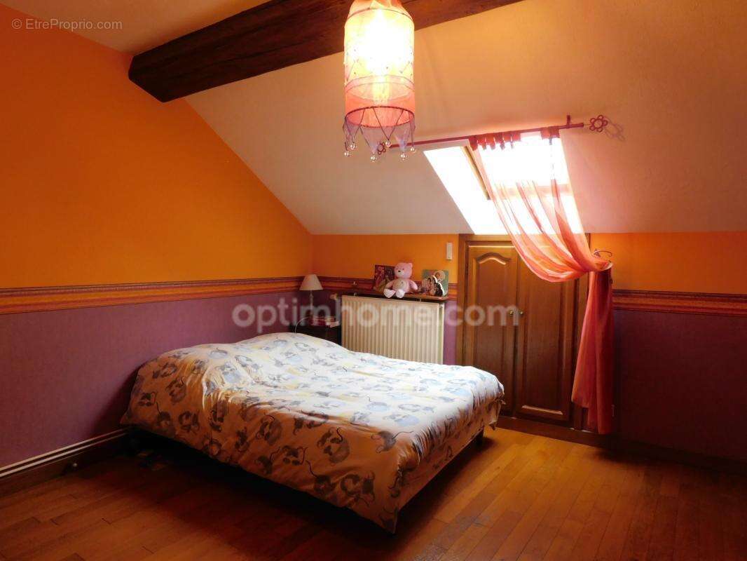 Is-sur-tille - maison atypique - 6 pièces - 3 chambres - 110 m² habitables - photo 7