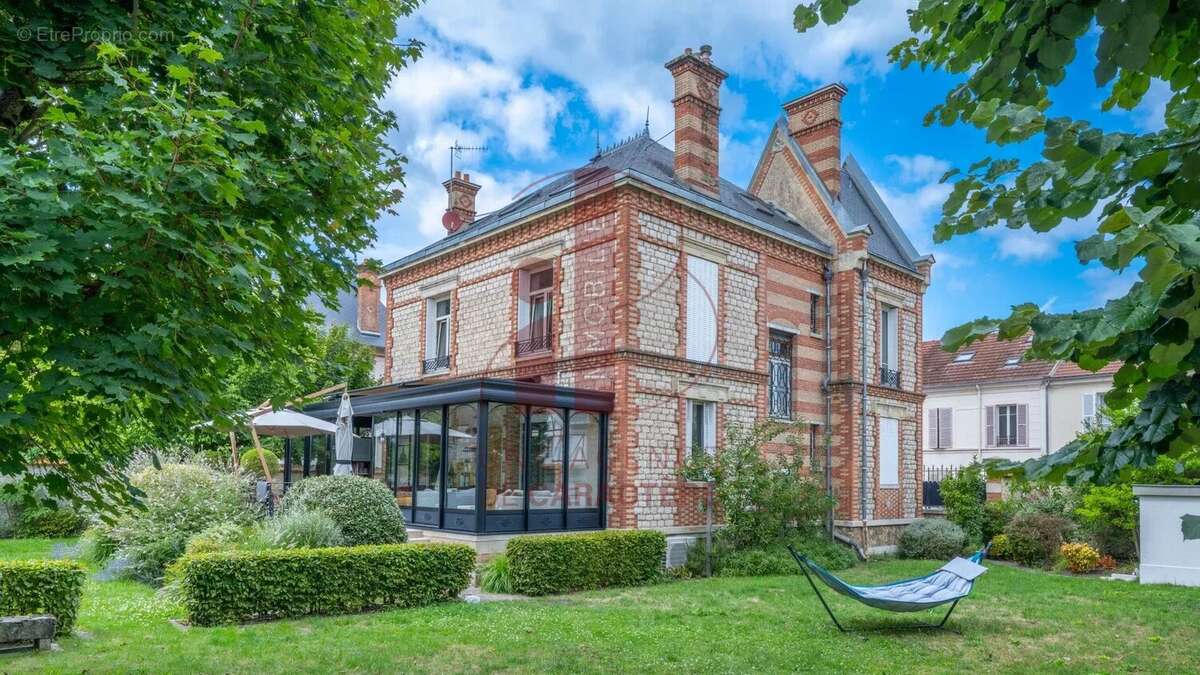 Maison à FONTAINEBLEAU