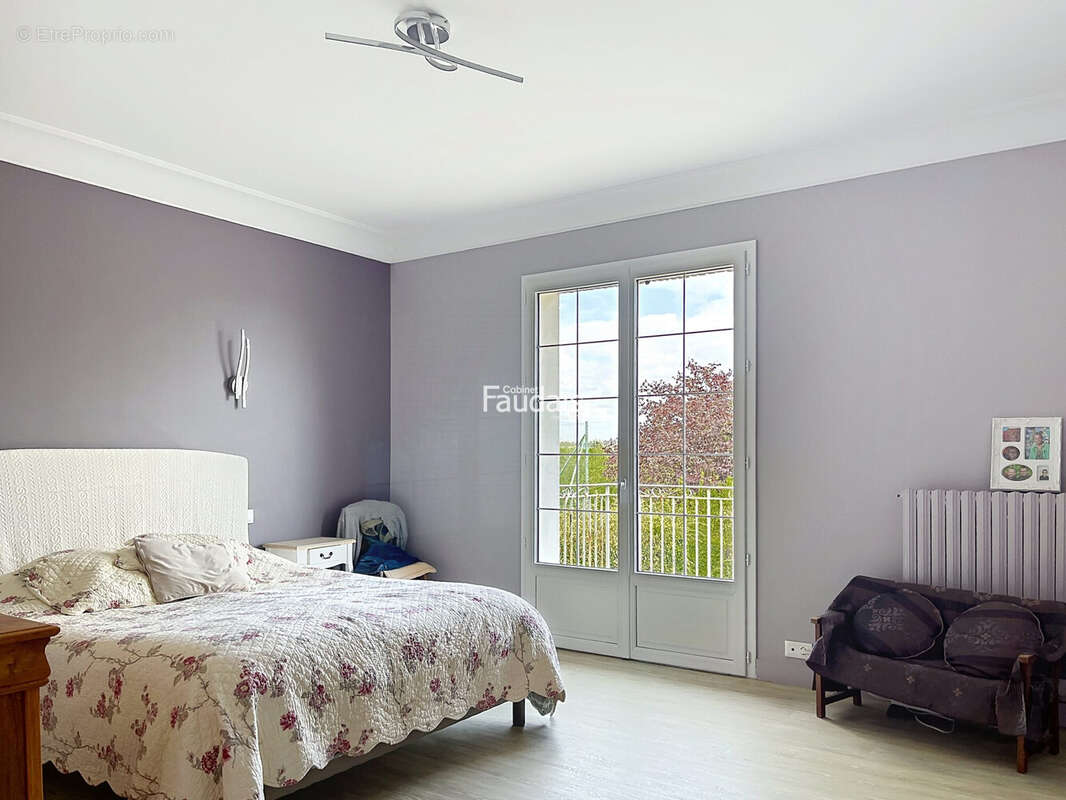 Maison 360 m² à Coutances  - photo 9