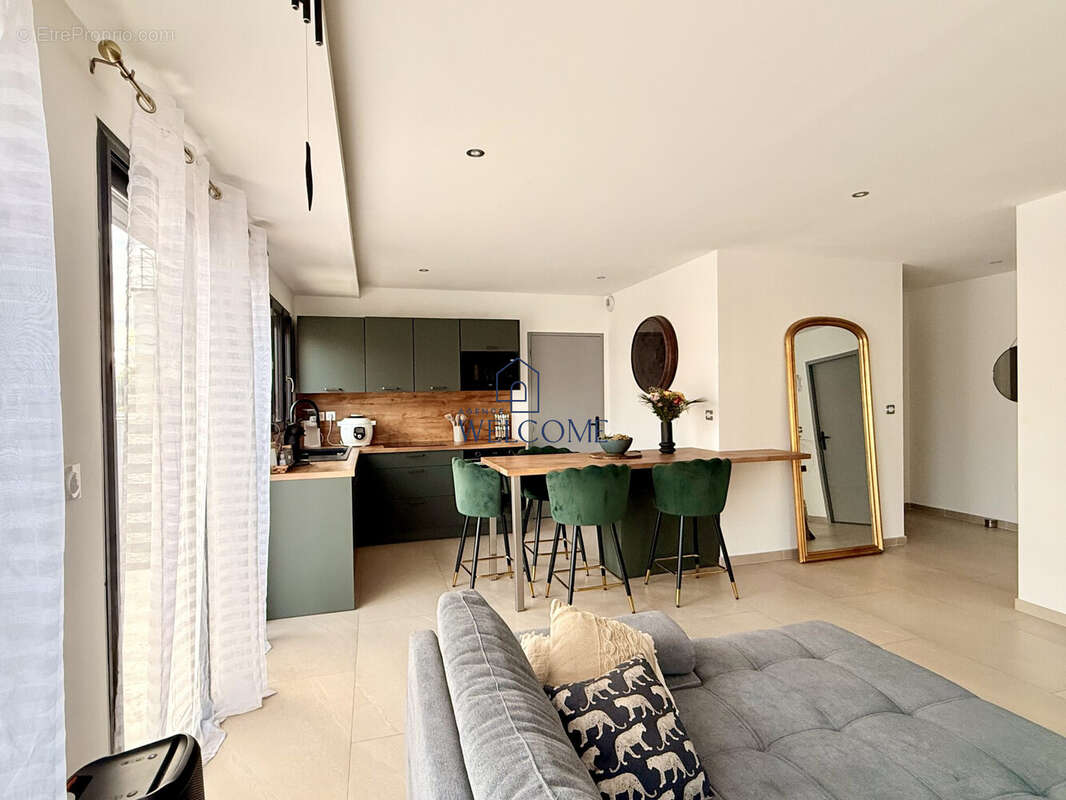 Maison à BAGNOLS-SUR-CEZE