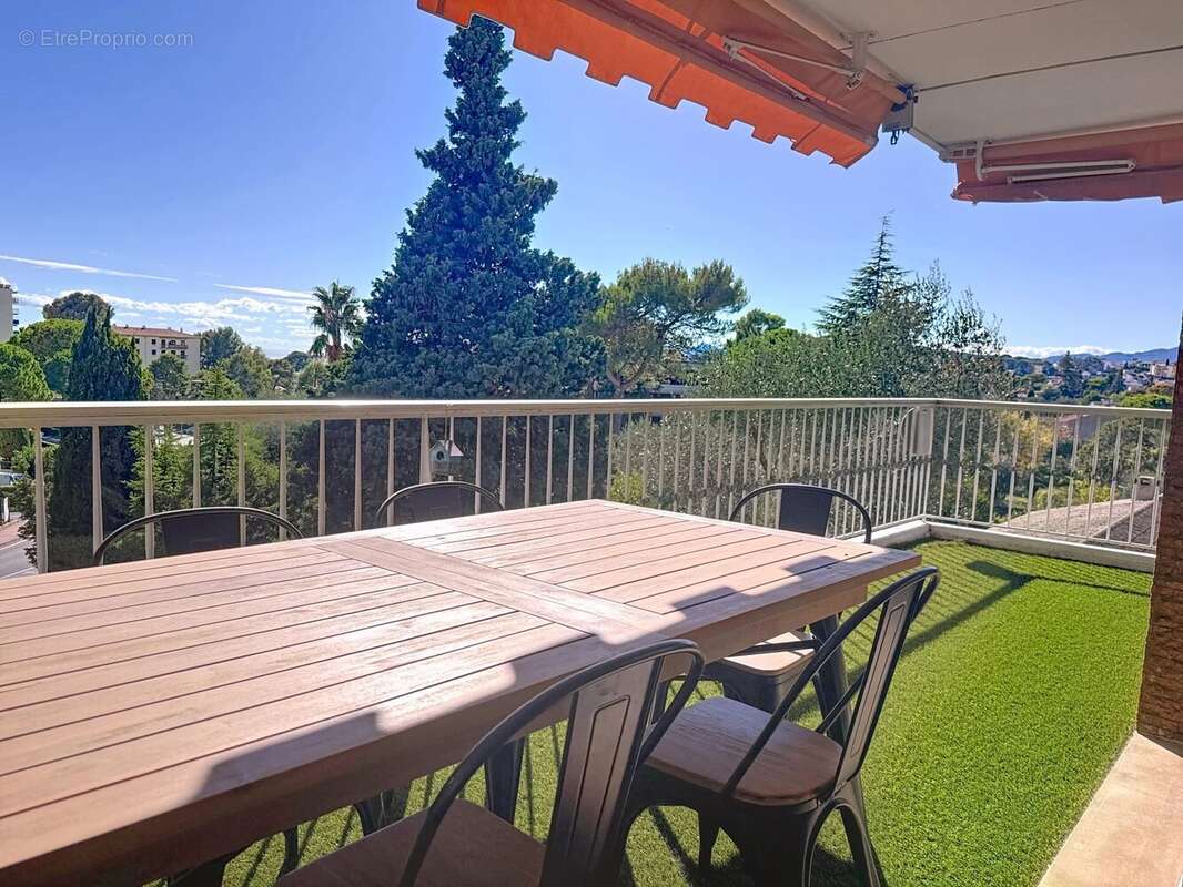 Appartement à LE CANNET