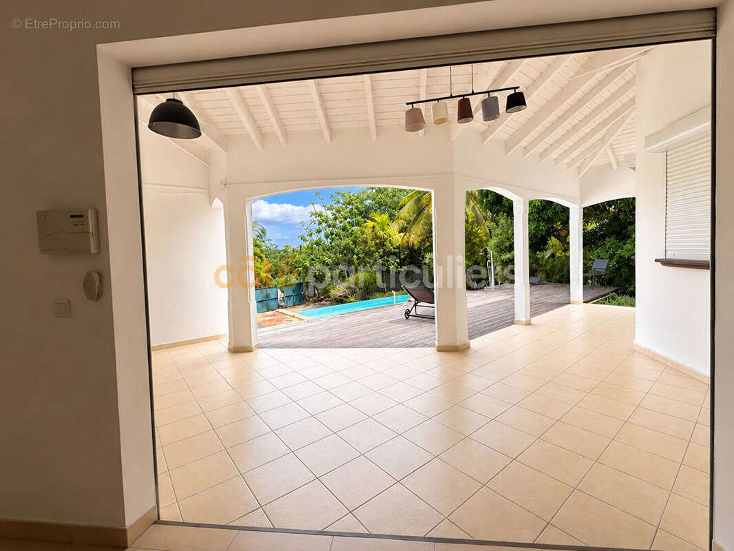 Villa Baie Mahault 4 pièce(s) 113 m2 - photo 4