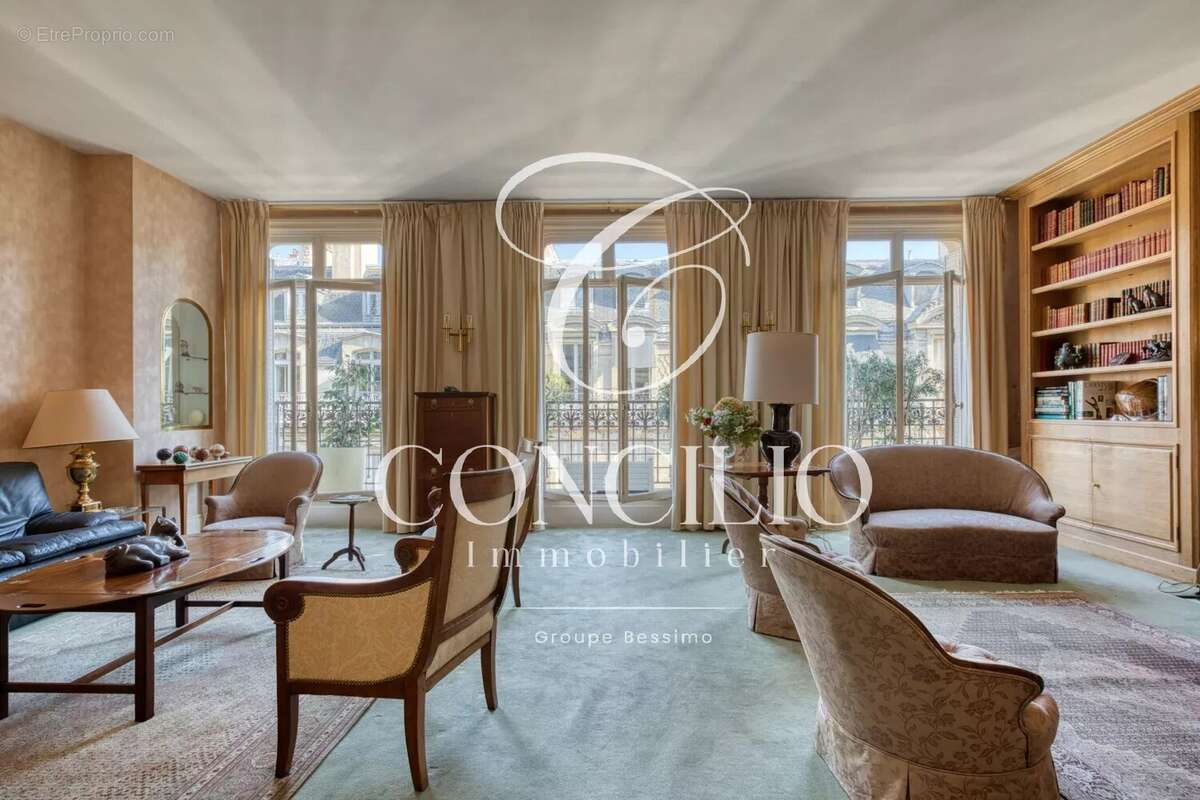 Appartement à PARIS-17E