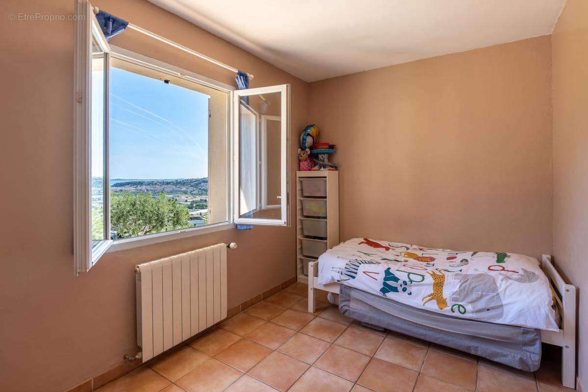 Villa de 210 m² à Fort Potentiel – Nice Ouest (Saint-Antoine de Ginestière) - photo 11