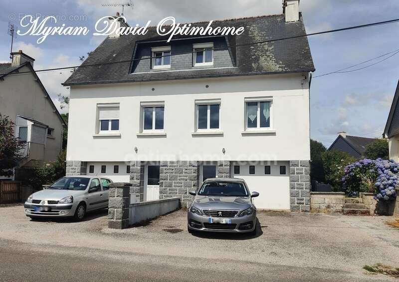 Maison à PLOUGUERNEVEL
