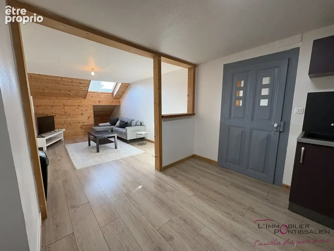 Pontarlier : appartement de type 3 au coeur du centre-ville, 2 chambres, cave et grenier - photo 10