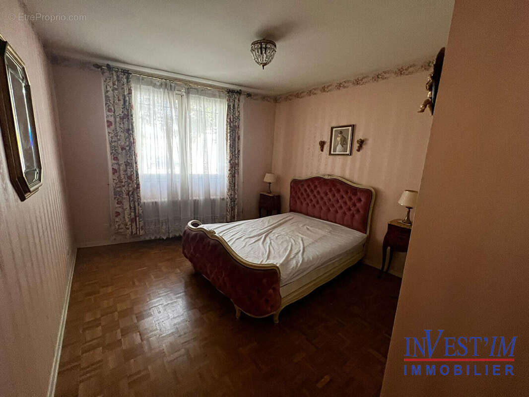 Appartement à PIERRE-BENITE