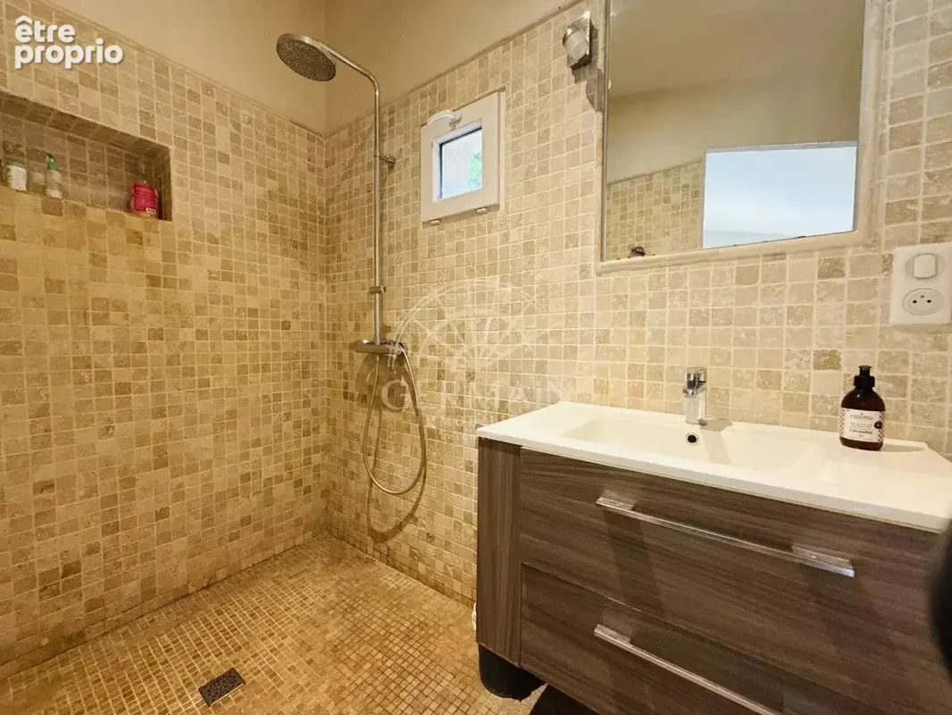 L'Isle-sur-la-Sorgue, à vendre, charmante maison de 105 m² avec piscine et deux garages sur un terrain clos de 1000 m². - photo 10