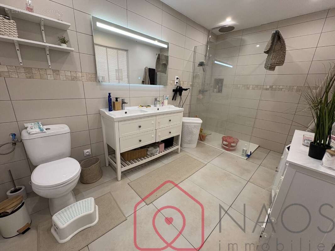 Maison en pierres rénovée de 125 m² - photo 10