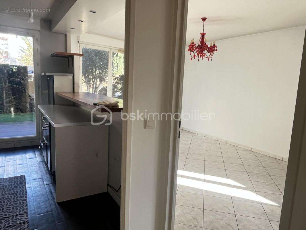 T3 spacieux en rez-de-jardin – Résidence sécurisée – Garage avec atelier - photo 4